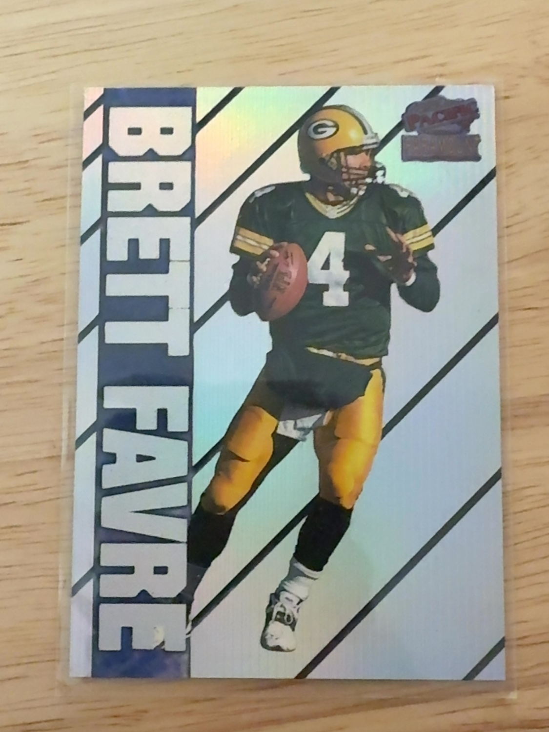 1998 Pacific Paramount Brett Favre “Personal Bests” Foil Insert! Green Bay Packers! #14
