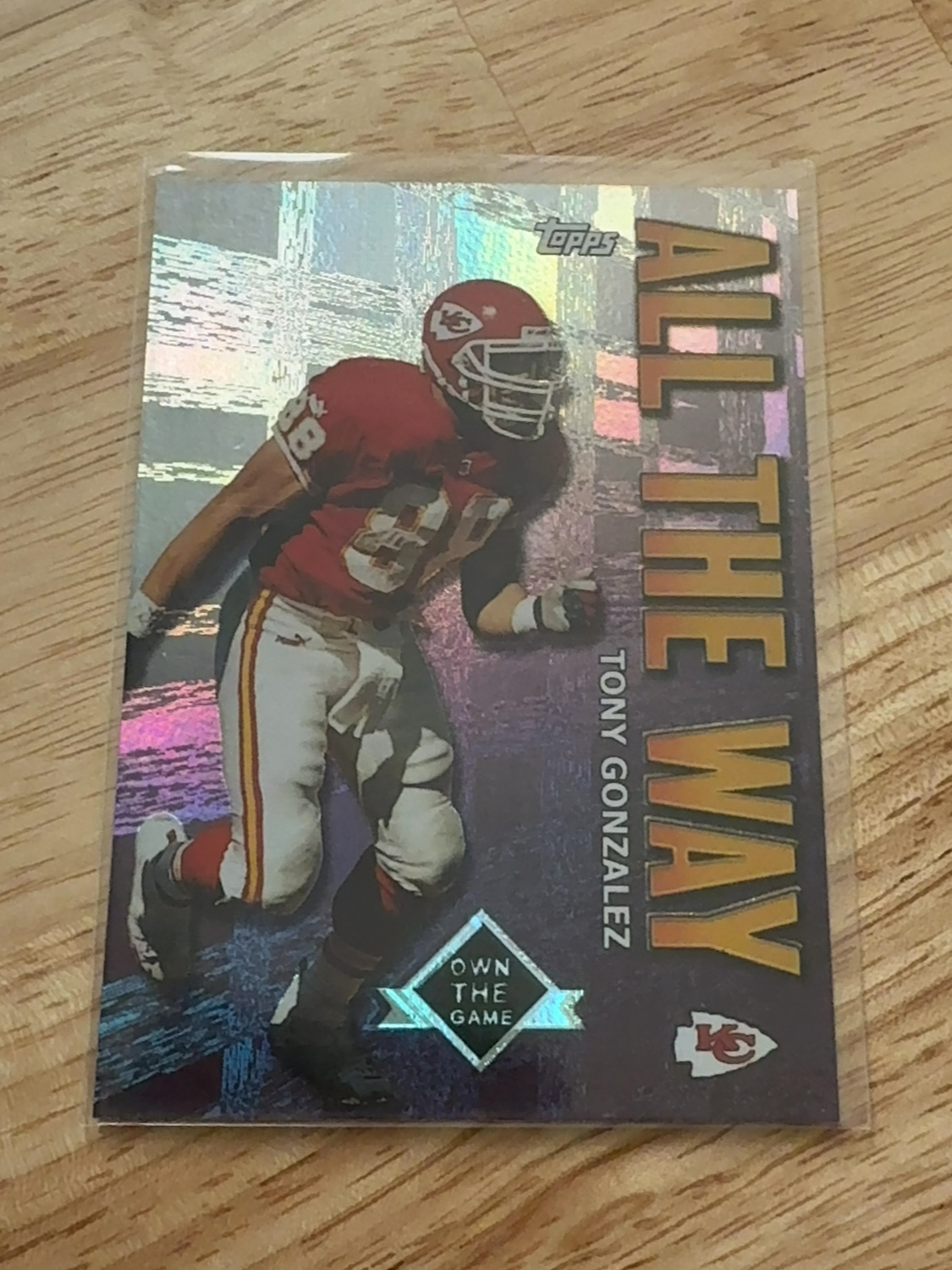 2001 Topps Tony Gonzalez “All The Way” Foil Insert Card! Kansas City Chiefs! #AW10 Own The Game
