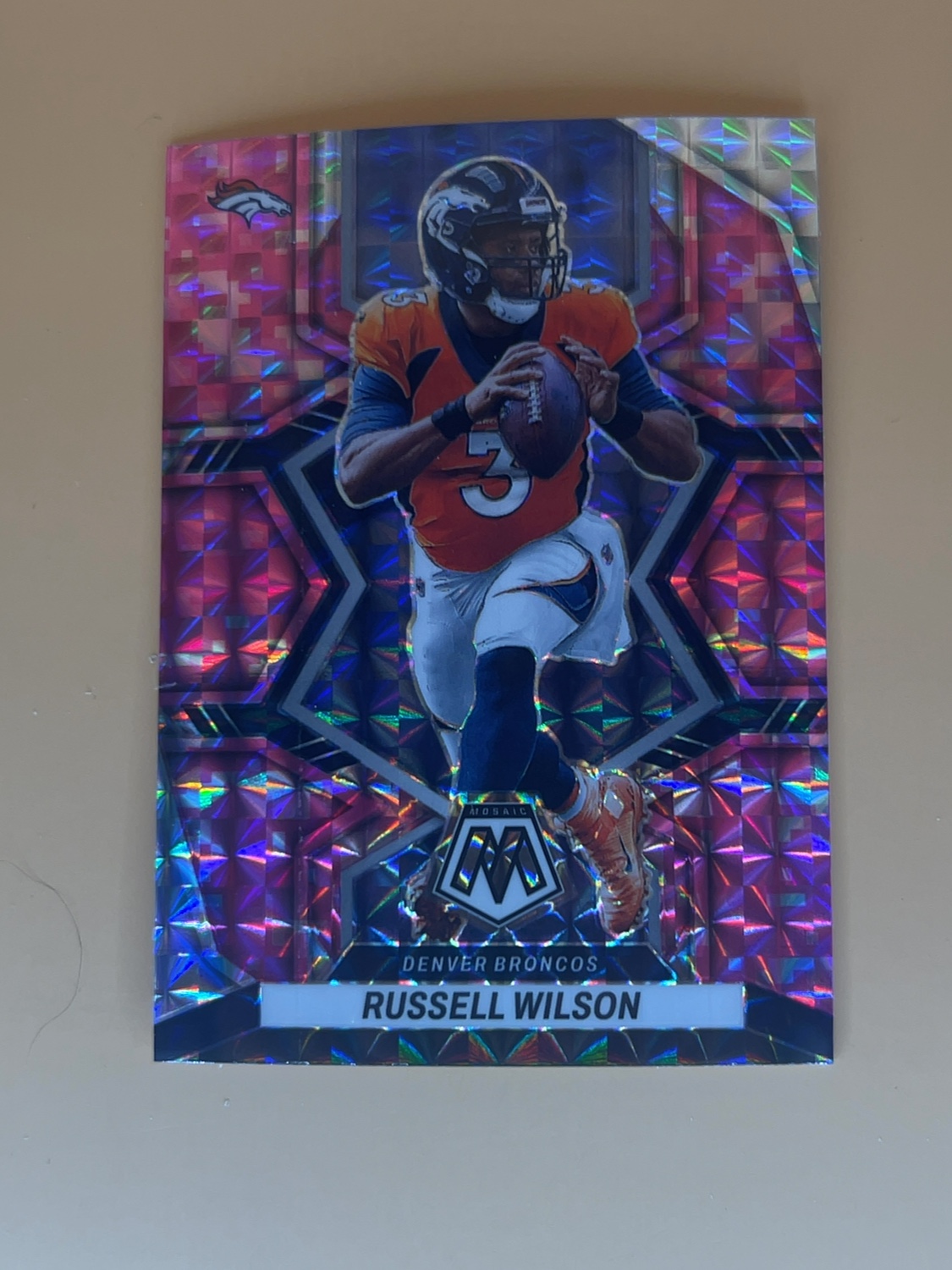 2022 Mosaic Russell Wilson #58 Pink Camo Mosaic Prizm