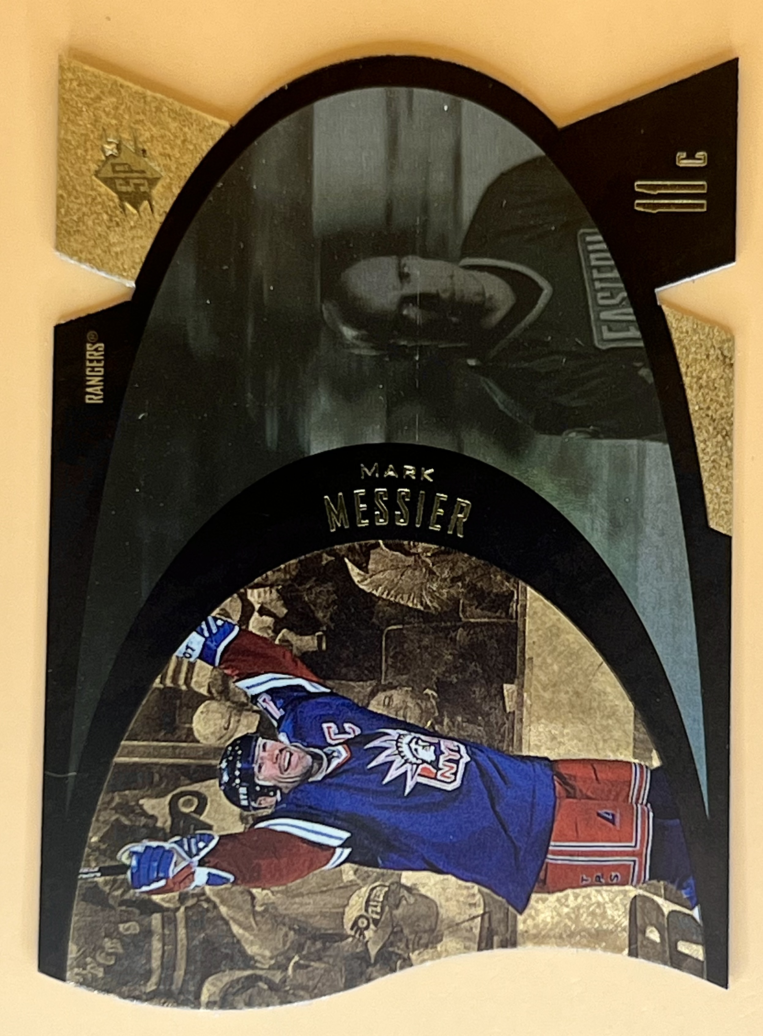 1997-98 SPX Mark Messier #32 Gold Die Cut