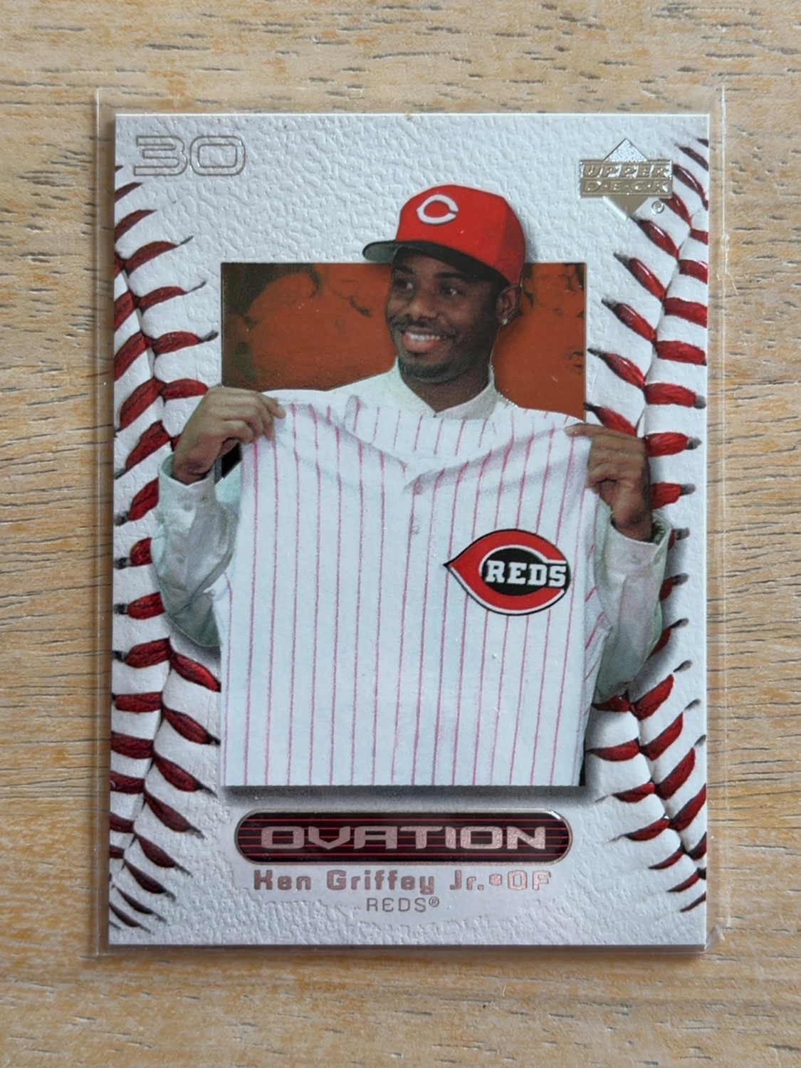 2000 Upper Deck Ovation Ken Griffey, Jr. #43